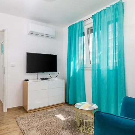 Apartment Follow Me